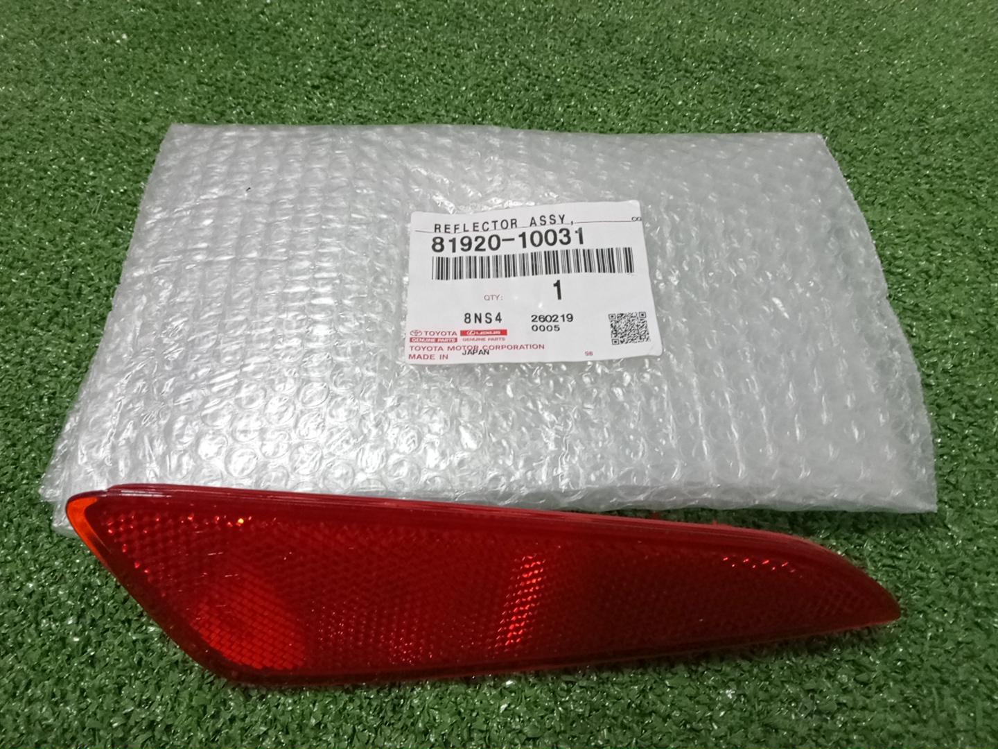 Отражатель бампера левый задний TOYOTA YARIS KSP210 81920-10031 1 ракурс