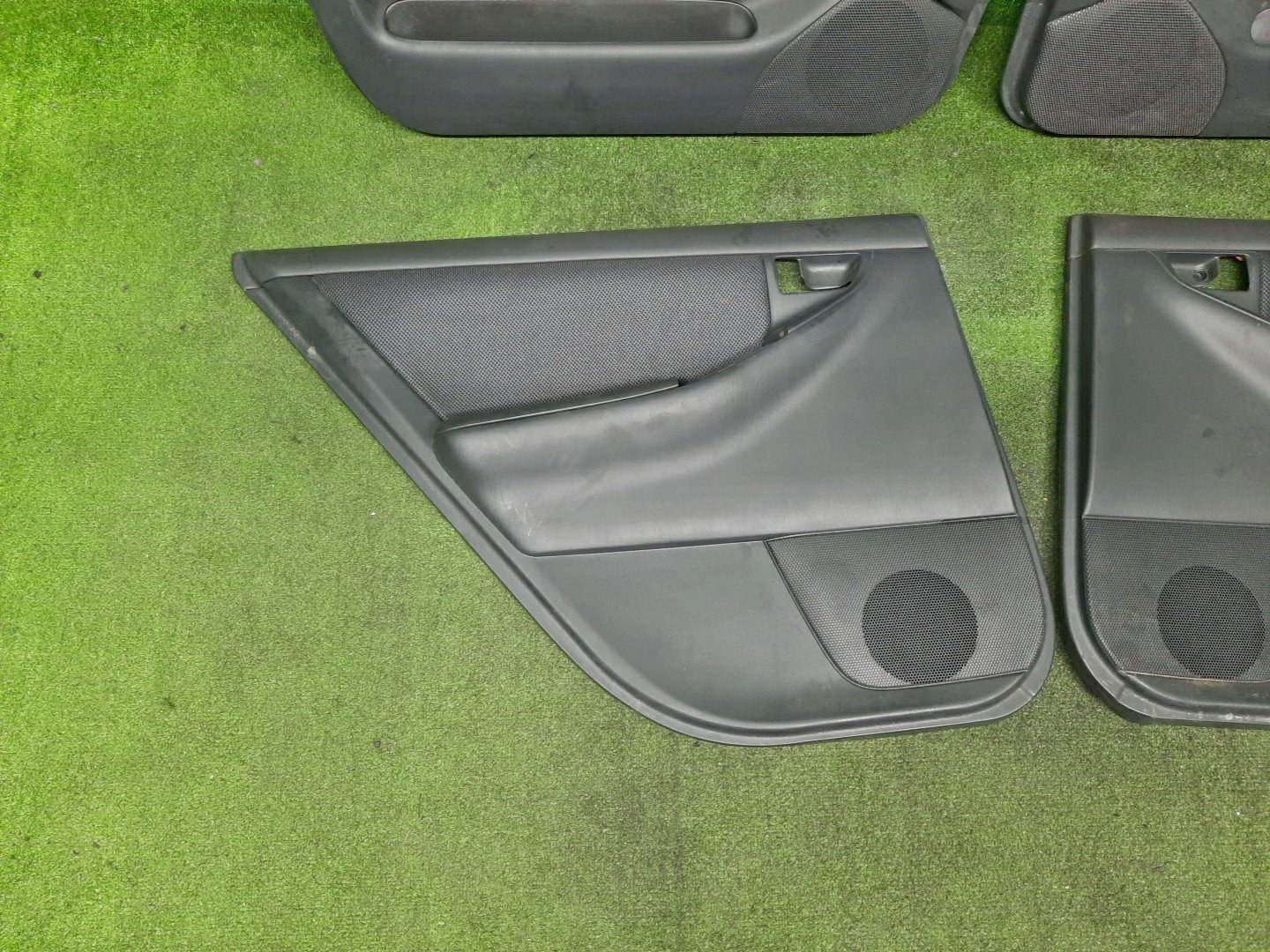 Обшивка дверей TOYOTA COROLLA FIELDER ZZE123G 4 ракурс