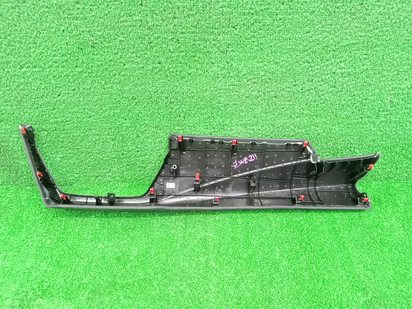 Консоль магнитофона TOYOTA COROLLA ZWE211 55466-12090 3 ракурс