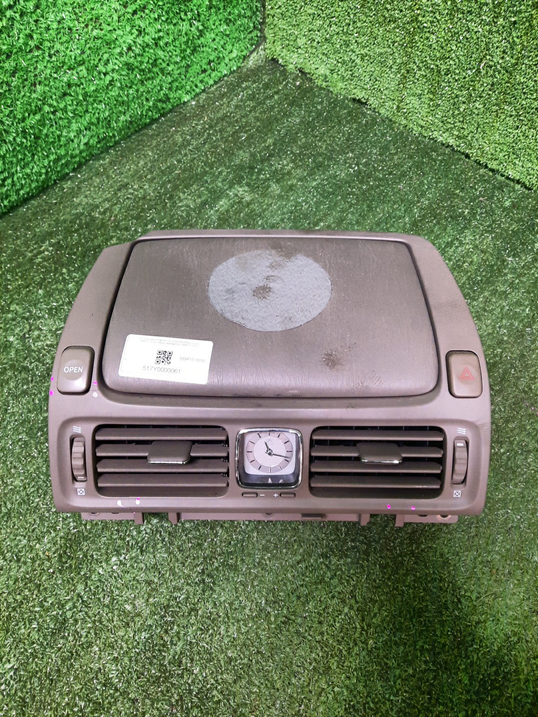Бардачок TOYOTA PROGRES JCG10 555P17-1010 1 ракурс