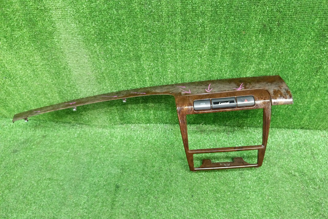 Консоль магнитофона NISSAN LAUREL HC35 68410-5L300 1 ракурс