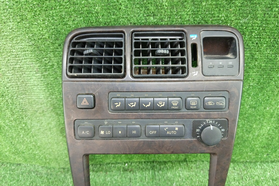 Консоль магнитофона TOYOTA MARK II GX90 2 ракурс