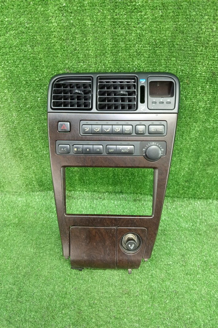 Консоль магнитофона TOYOTA MARK II GX90 1 ракурс Консоль магнитофона TOYOTA MARK II GX90 1 ракурс