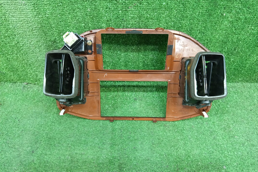 Консоль магнитофона MITSUBISHI PAJERO V75W 2 ракурс