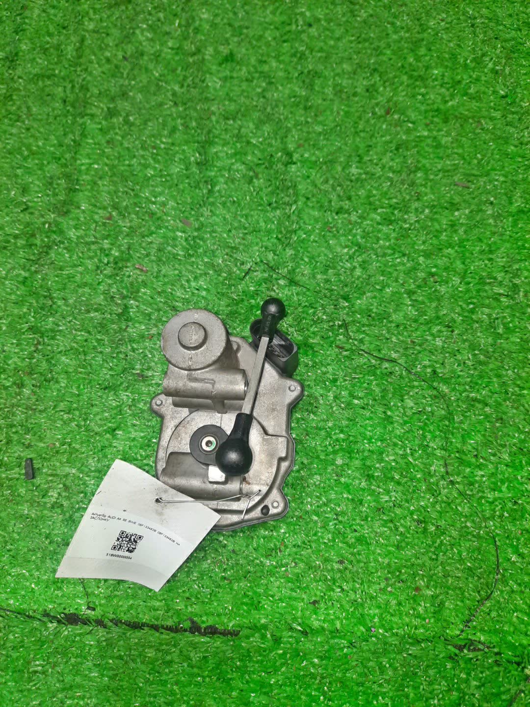 Прочее AUDI A4 8EC BWE 06F133482B 2 ракурс