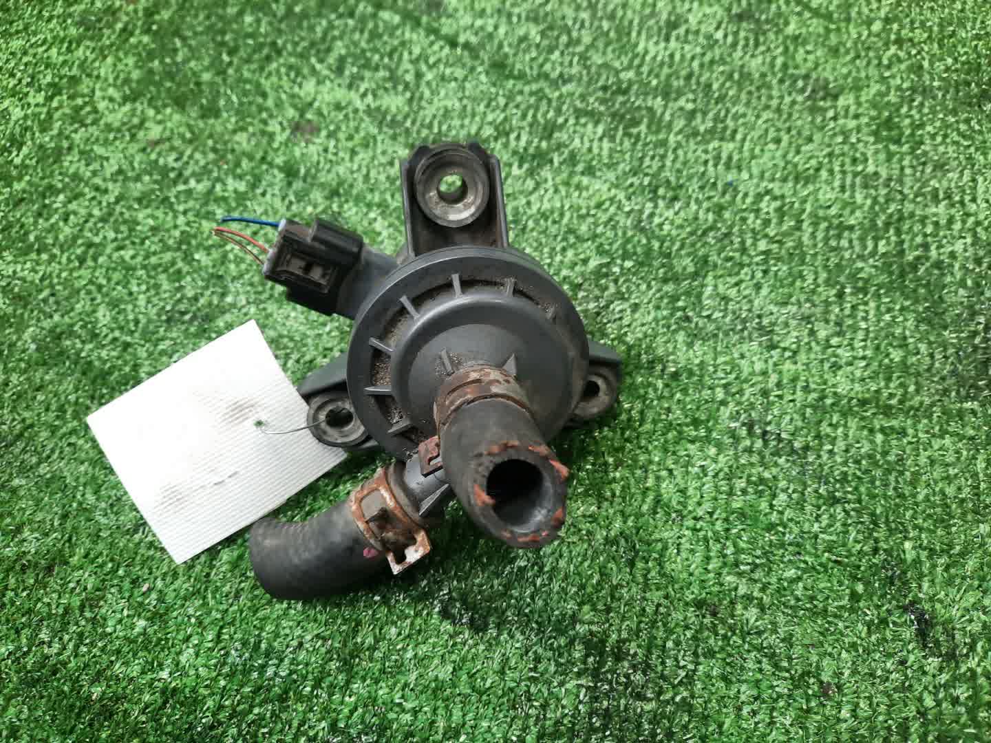 Помпа инвертора TOYOTA PRIUS ALPHA ZVW41W 2ZR-FXE G9040-52010 2 ракурс Помпа инвертора TOYOTA PRIUS ALPHA ZVW41W 2ZR-FXE G9040-52010 2 ракурс