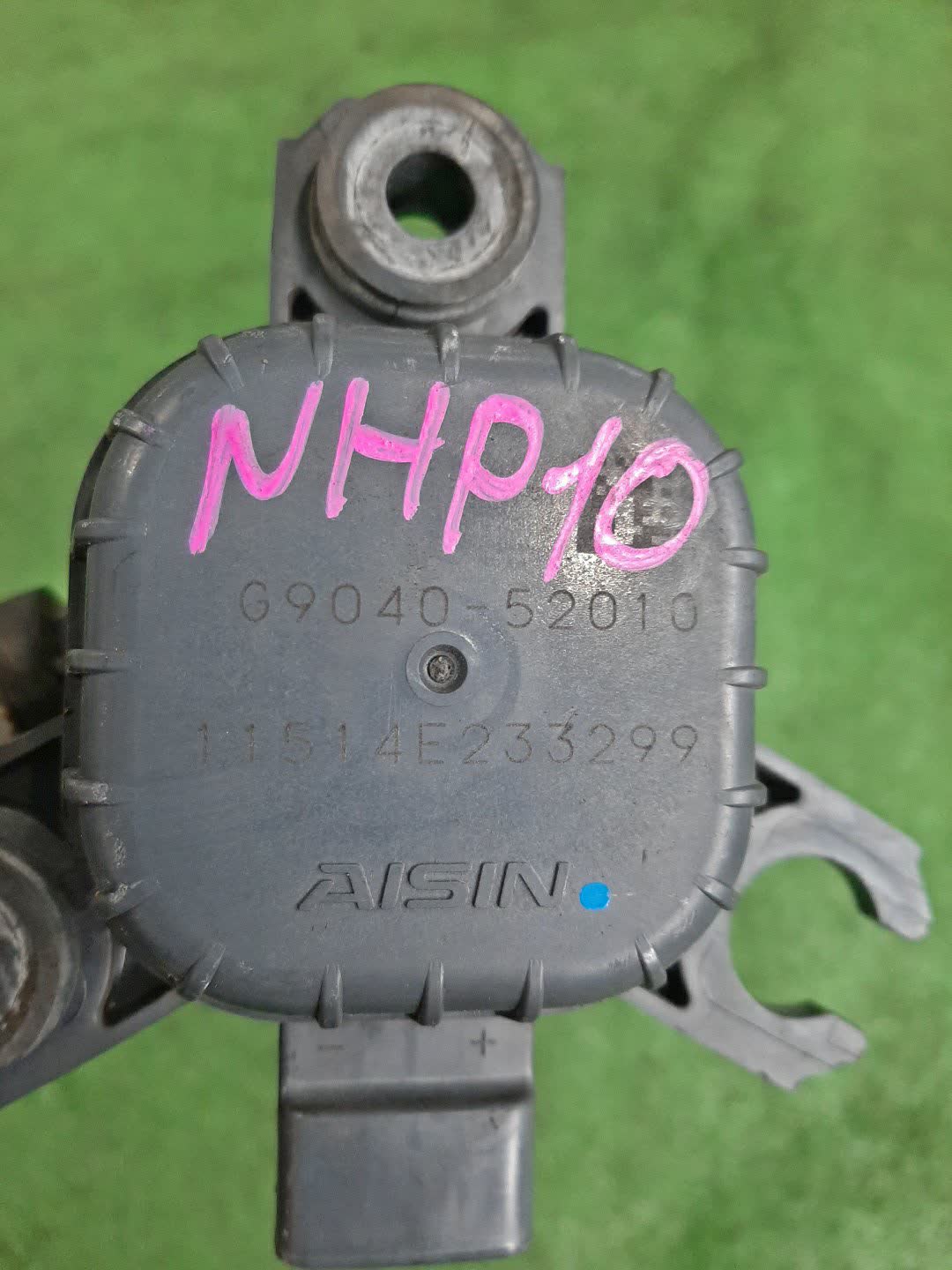 Помпа инвертора TOYOTA AQUA NHP10 G9040-52010 2 ракурс