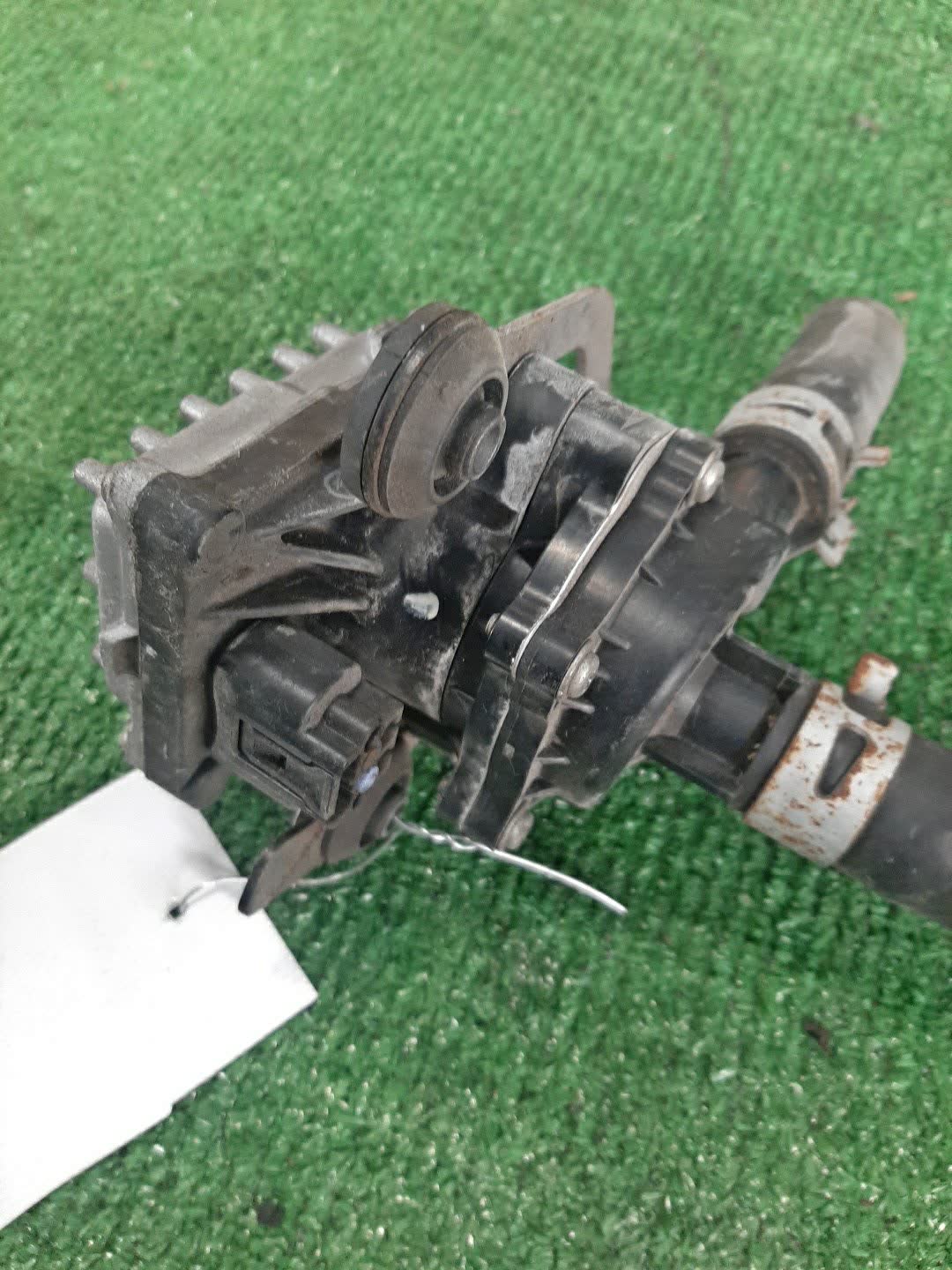 Помпа инвертора TOYOTA SAI AZK10 2AZ-FXE 2 ракурс
