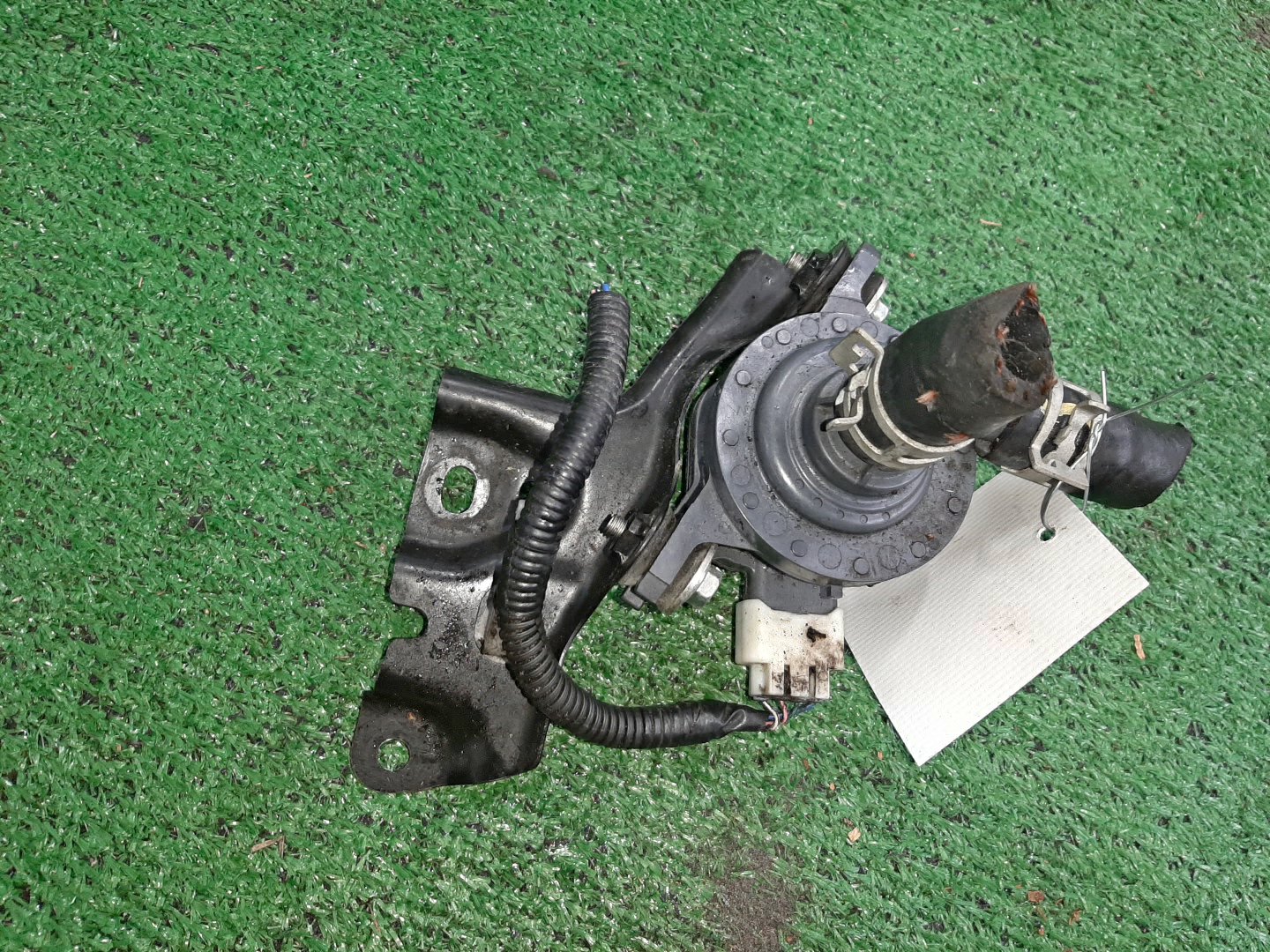 Помпа инвертора TOYOTA PROBOX NCP160V 1NZ-FE G9040-52020 2 ракурс