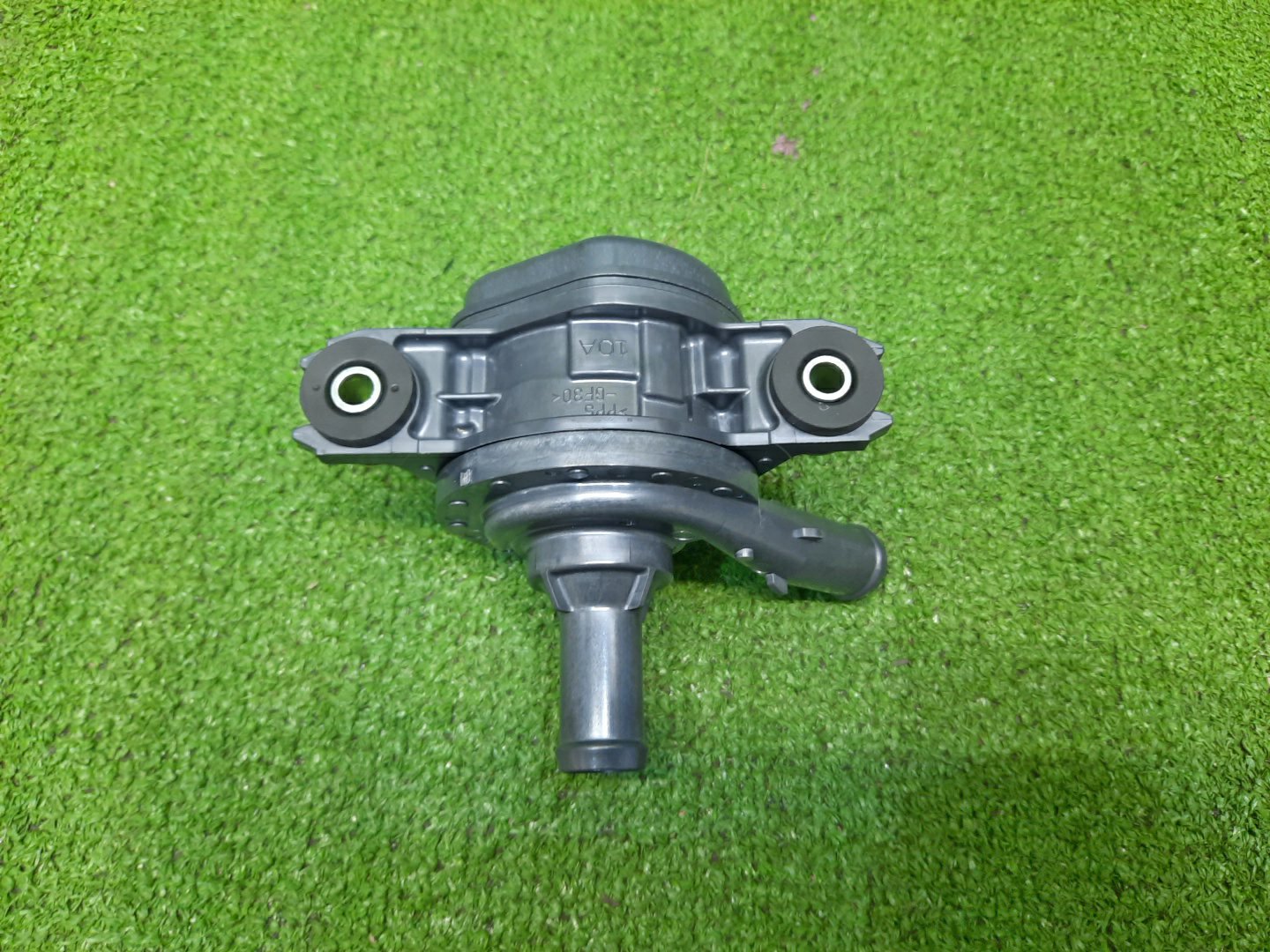 Помпа инвертора TOYOTA SEQUOIA VXKH85L V35A-FTS 161B0-70020 2 ракурс