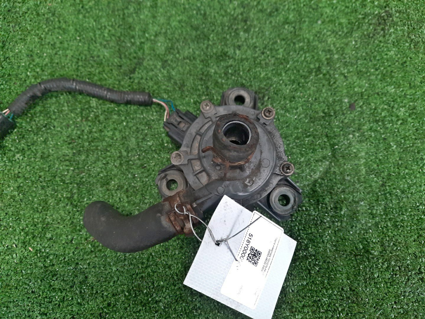 Помпа инвертора TOYOTA PRIUS ZVW30 2ZR-FXE G9040-48020 1 ракурс Помпа инвертора TOYOTA PRIUS ZVW30 2ZR-FXE G9040-48020 1 ракурс