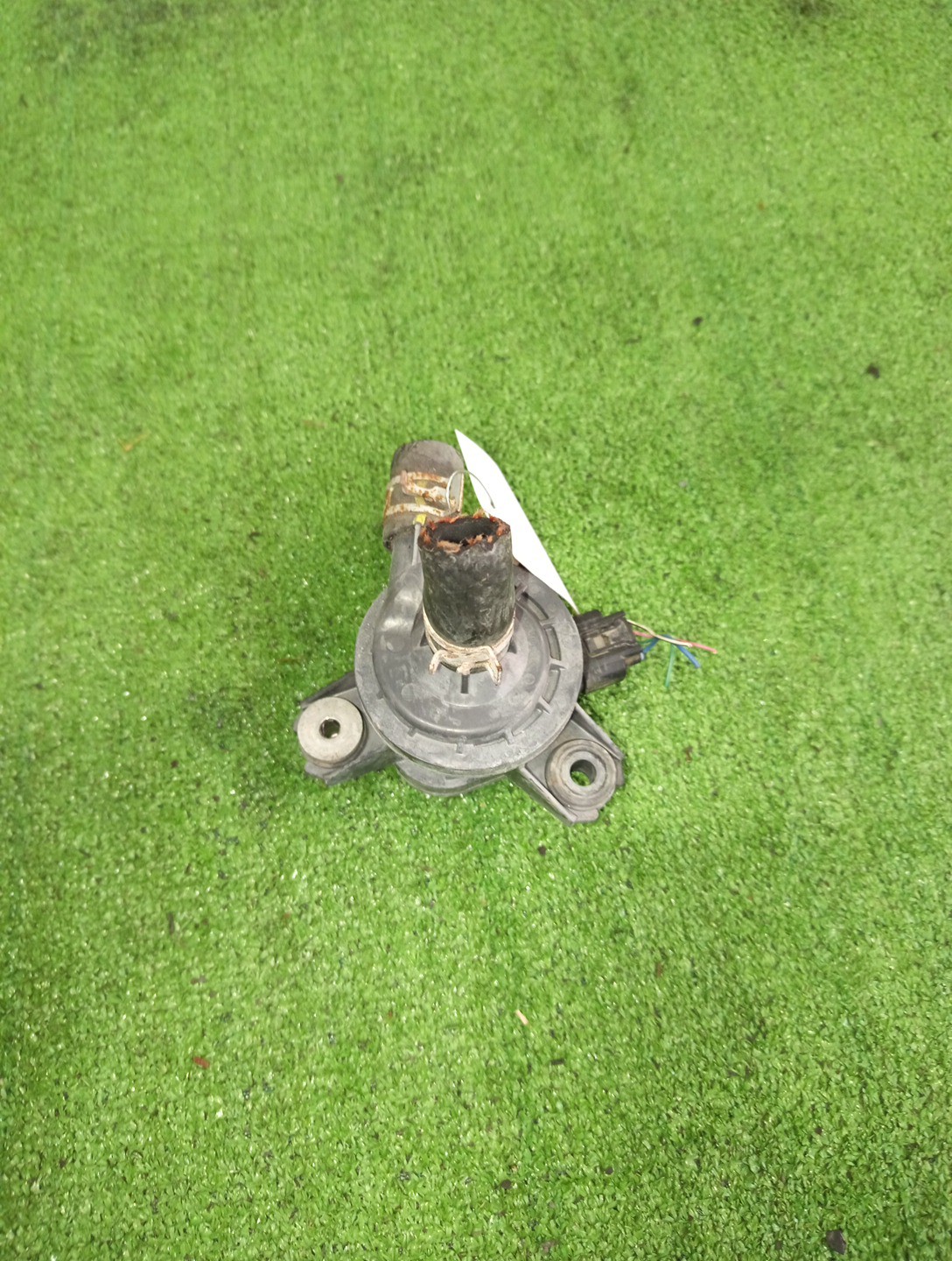 Помпа инвертора TOYOTA AQUA NHP10 1NZ-FXE 1 ракурс