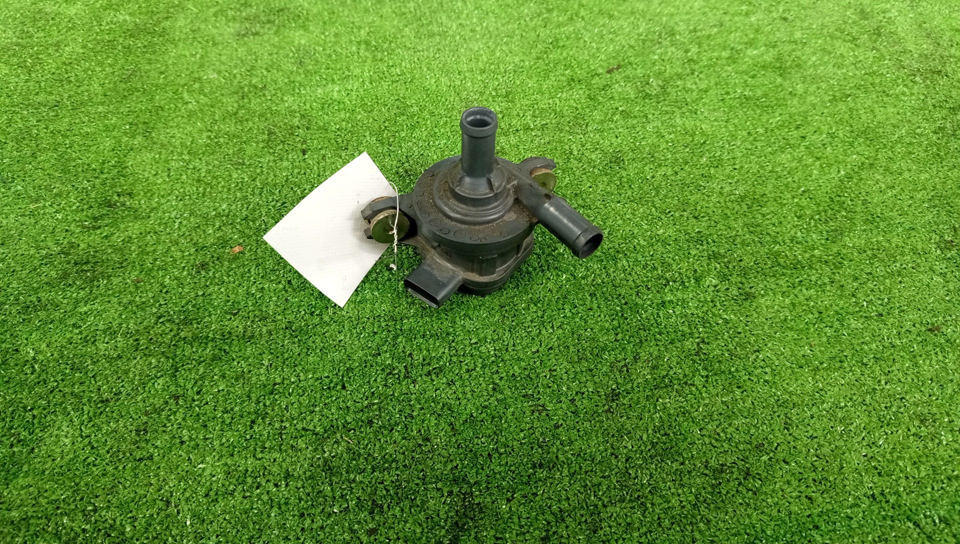 Помпа инвертора TOYOTA AQUA NHP10 G9040-52020 2 ракурс