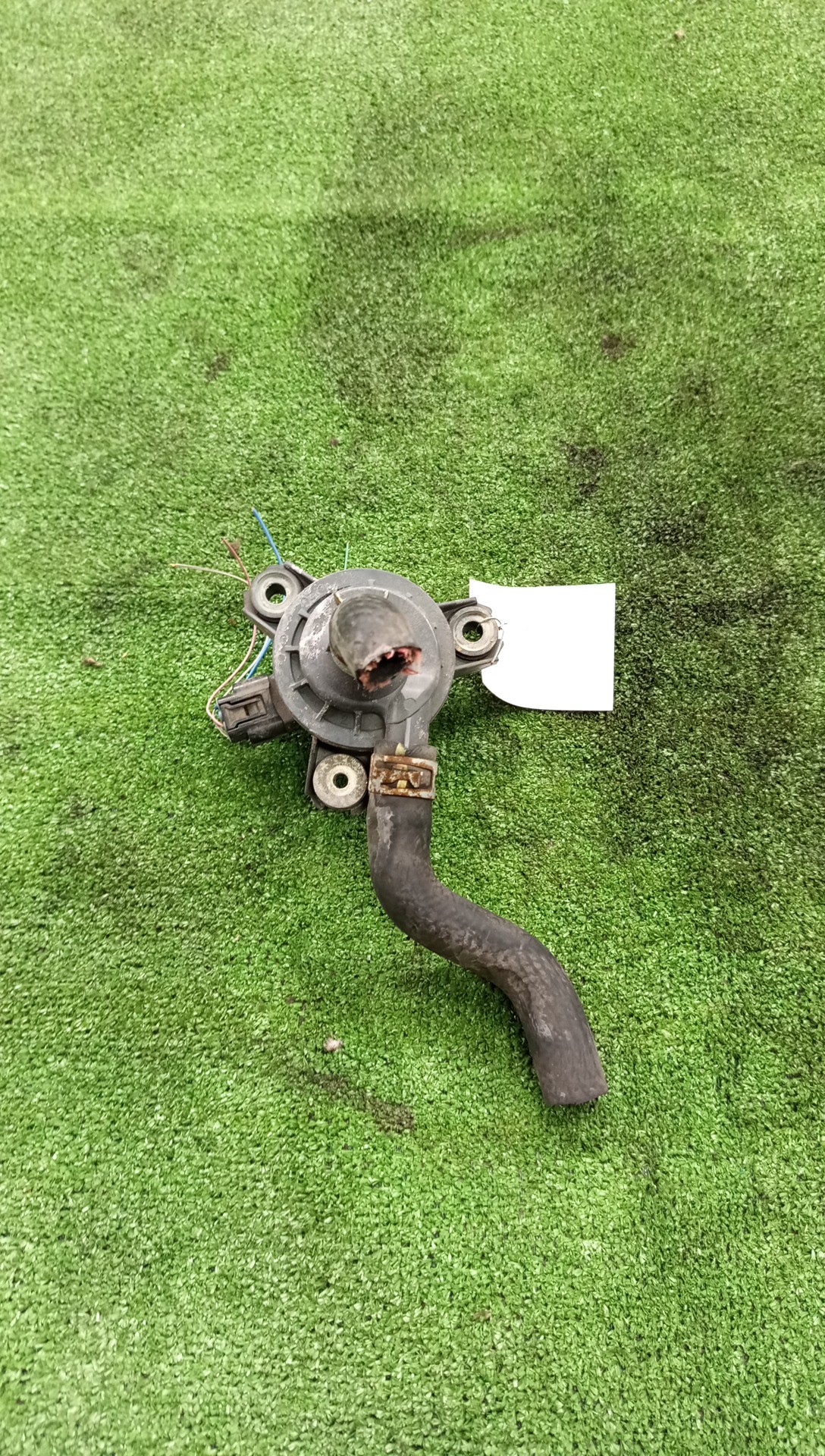 Помпа инвертора TOYOTA AQUA NHP10 1NZ-FXE 2 ракурс