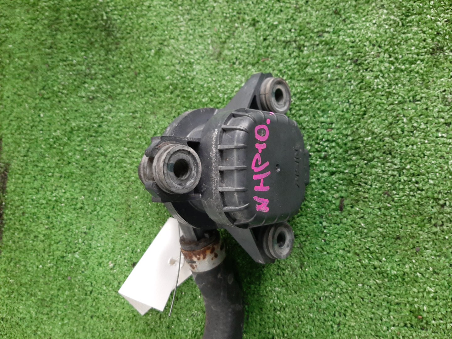 Помпа инвертора TOYOTA AQUA NHP10 1NZ-FXE G9040-52010 1 ракурс