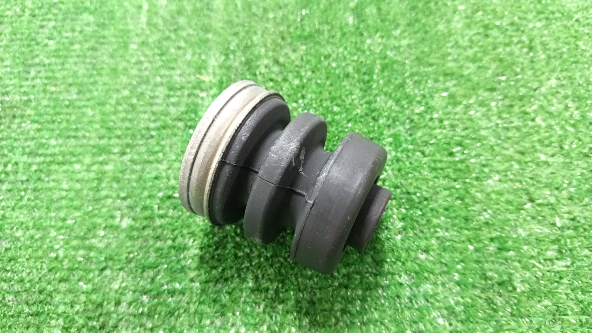 Подушка кузова TOYOTA FJ CRUISER GSJ15 52201-35100 1 ракурс