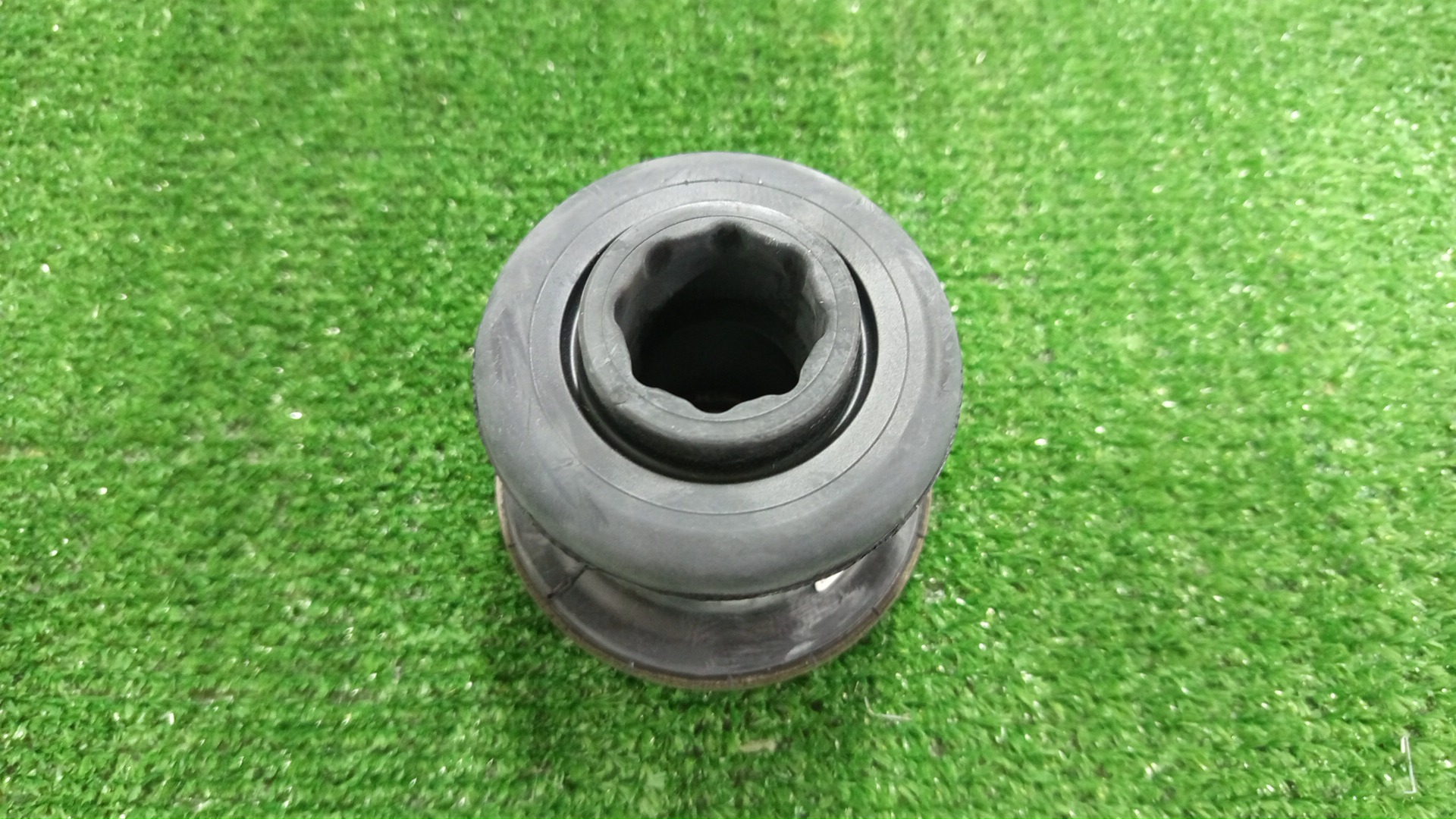 Подушка кузова TOYOTA FJ CRUISER GSJ15 52205-35160 1 ракурс
