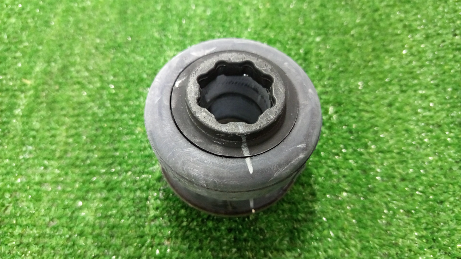 Подушка кузова TOYOTA FJ CRUISER GSJ15 52207-35050 1 ракурс