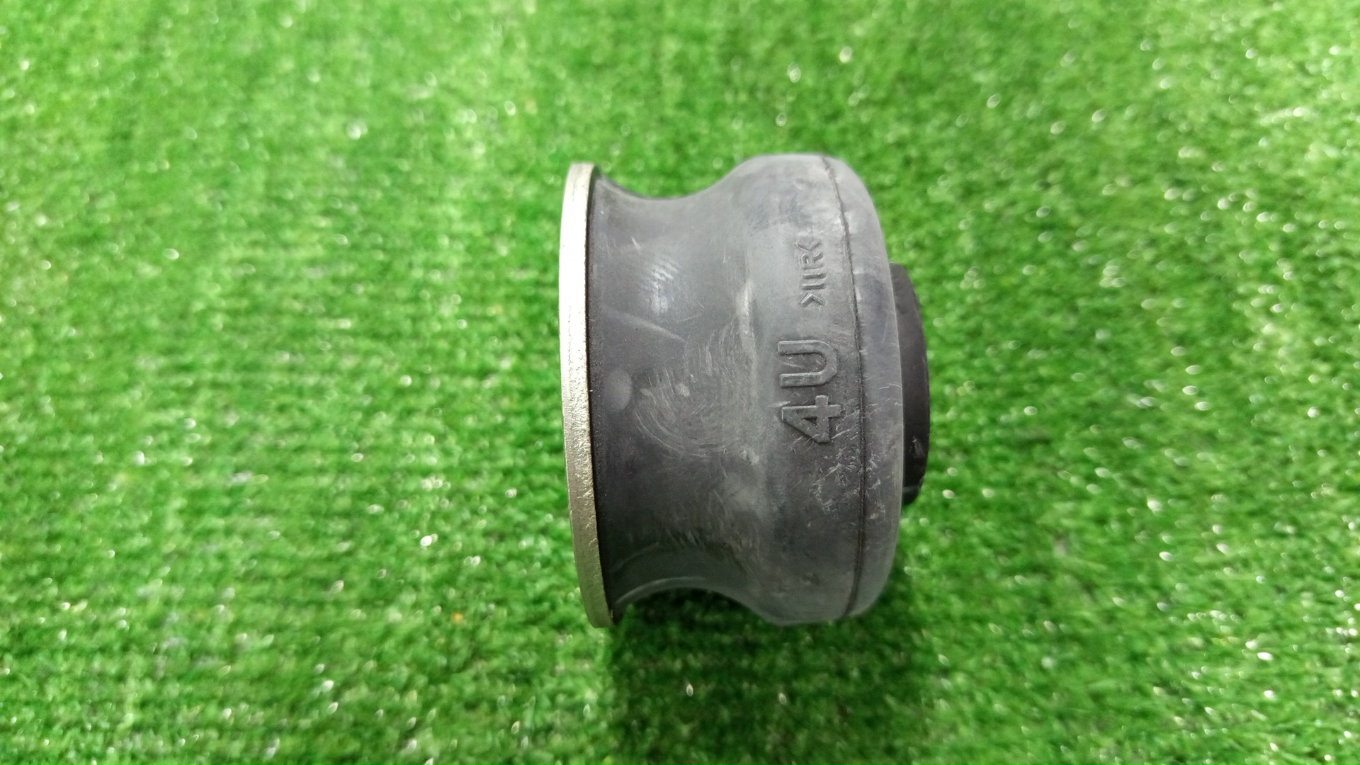Подушка кузова TOYOTA FJ CRUISER GSJ15 52207-35050 2 ракурс