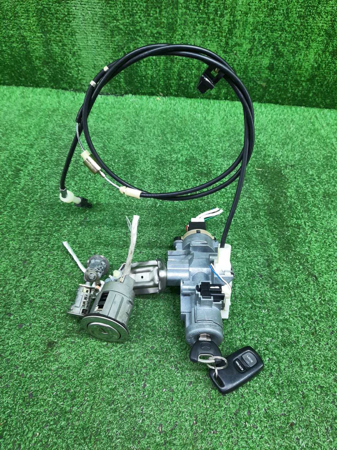 Замок зажигания MAZDA DEMIO DW3W, DW5W 1 ракурс Замок зажигания MAZDA DEMIO DW3W, DW5W 1 ракурс
