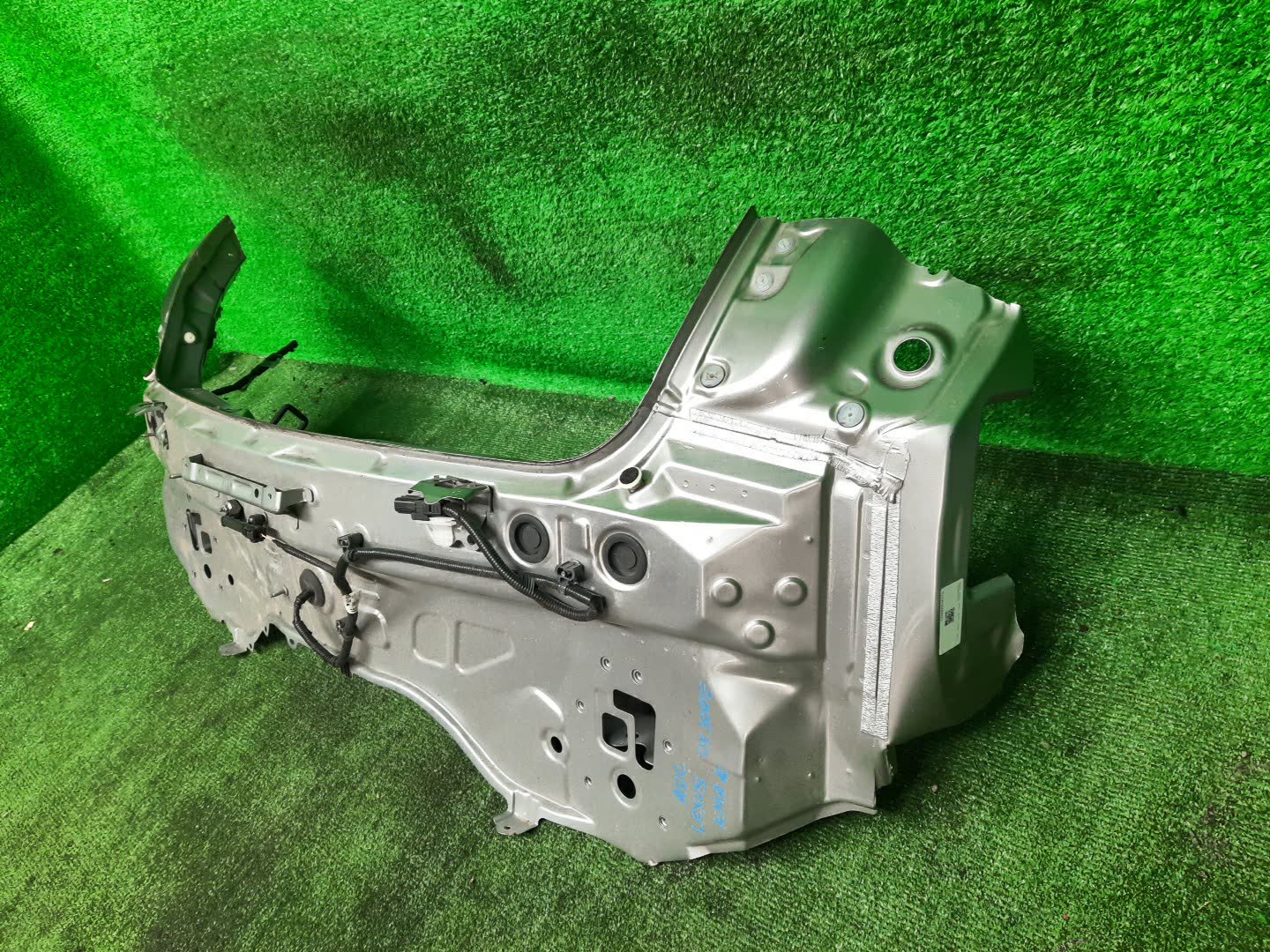  LEXUS UX300E, UX200, UX250H KMA10, MZAA10, MZAH10 3 ракурс