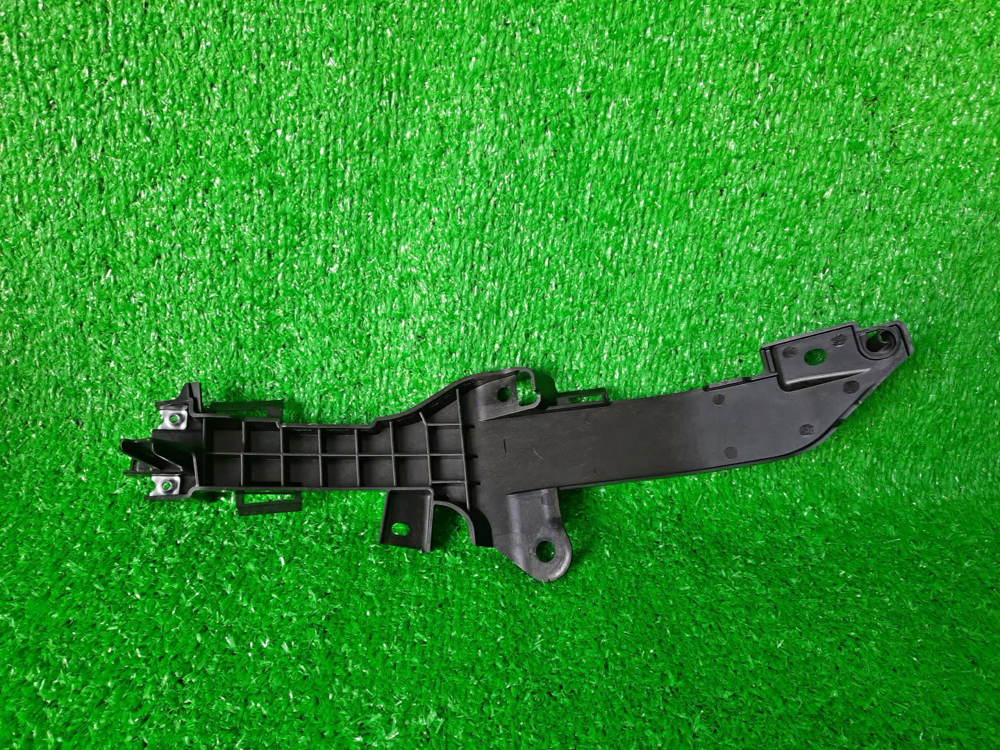 Крепление левое SUBARU XV GT7 57707FL090 2 ракурс