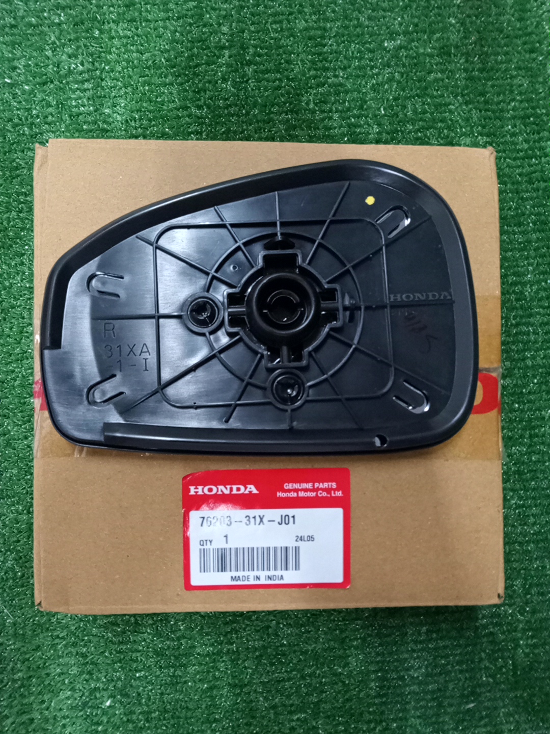 Зеркало-полотно правое переднее HONDA WR-V DG5 76203-31X-J01 2 ракурс Зеркало-полотно правое переднее HONDA WR-V DG5 76203-31X-J01 2 ракурс
