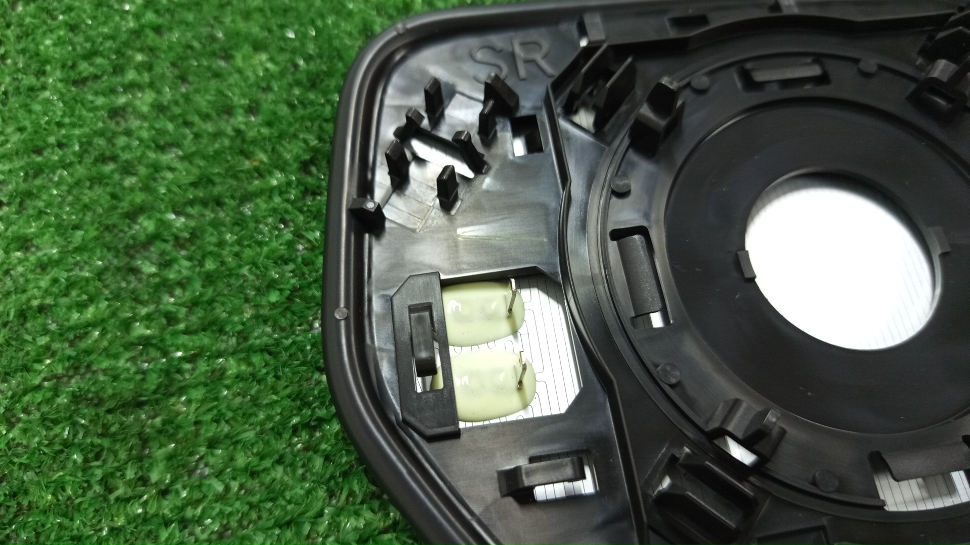 Зеркало-полотно левое переднее TOYOTA AQUA MXPK10 87961-52F70 3 ракурс Зеркало-полотно левое переднее TOYOTA AQUA MXPK10 87961-52F70 3 ракурс