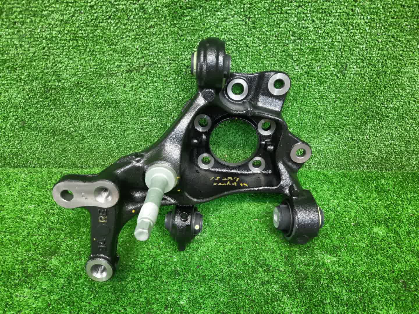 Цапфа правая задняя TOYOTA HARRIER AXUH85 42304-42070 2 ракурс