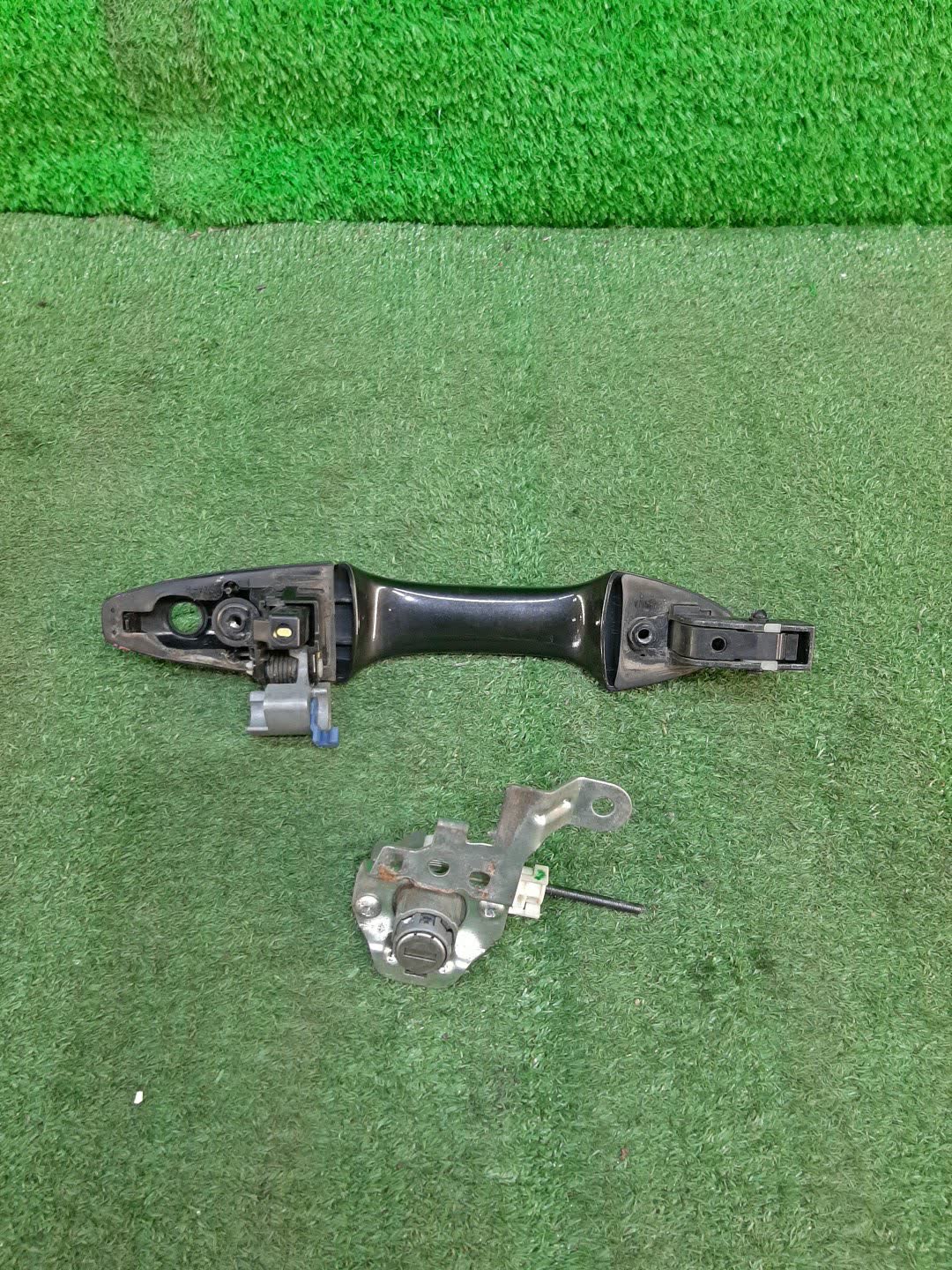 Ручка двери правая передняя HONDA CROSSROAD RT2 1023 2 ракурс