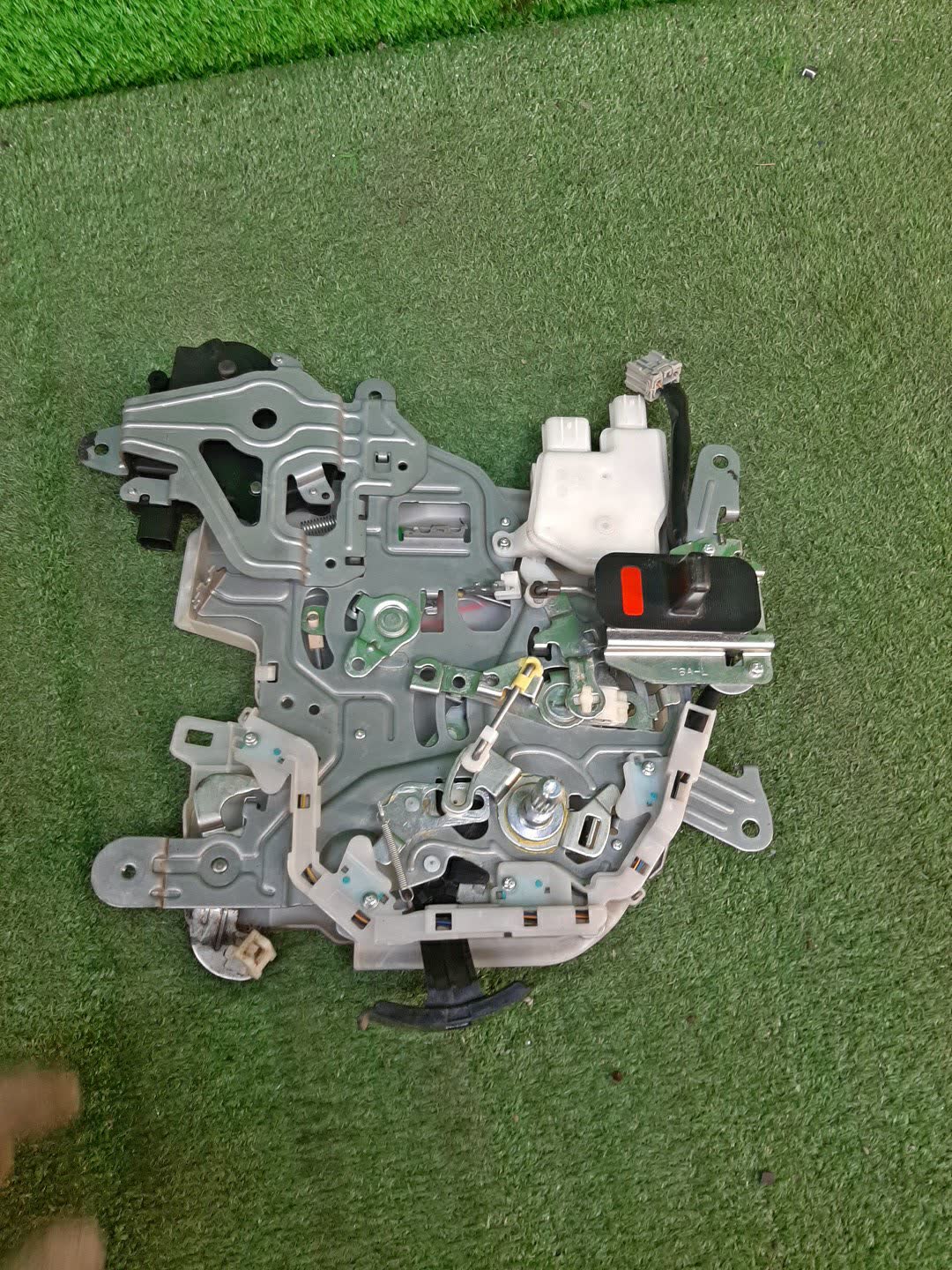 Замок двери левый задний HONDA ODYSSEY RC1 2 ракурс