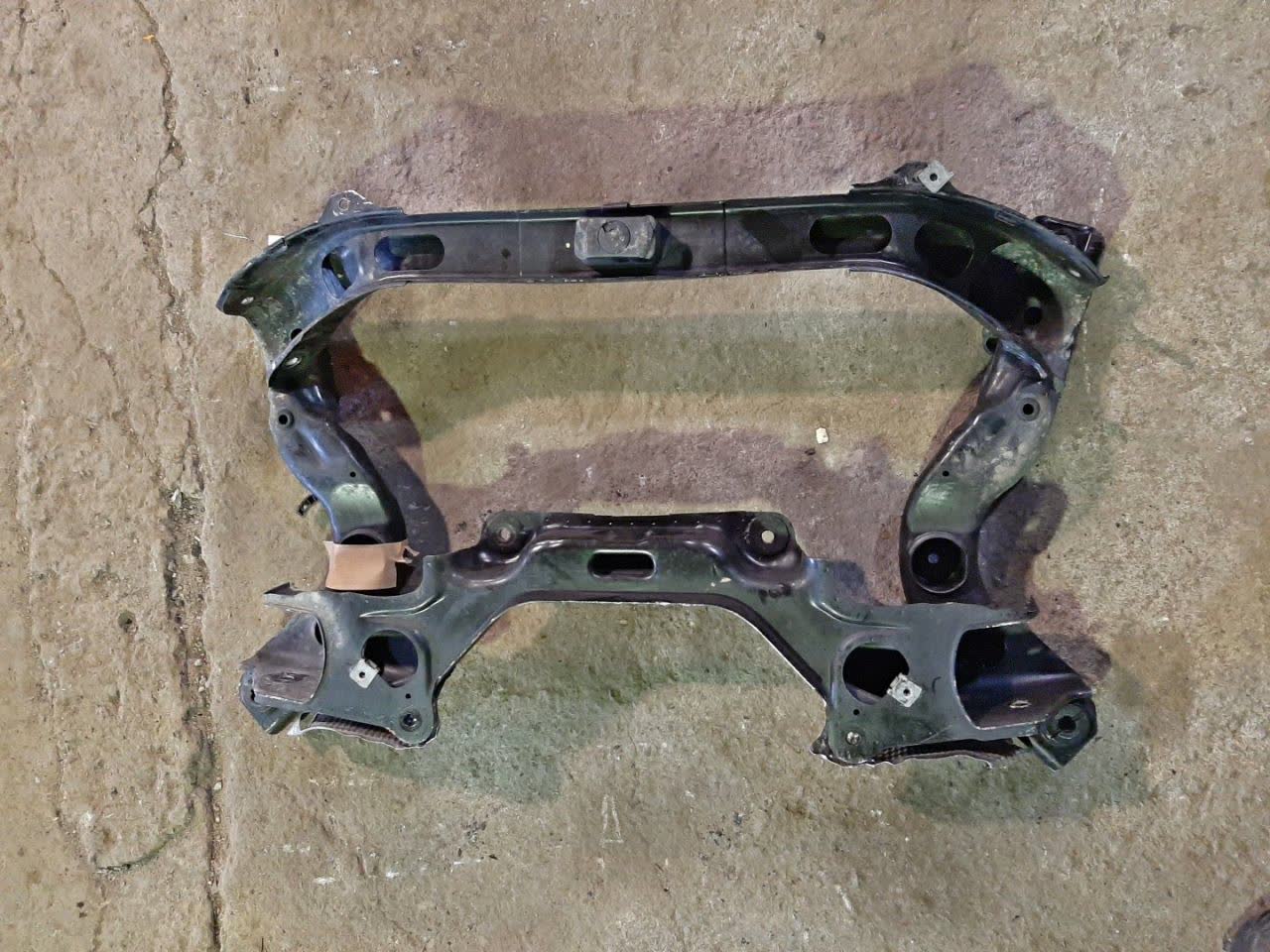 Балка под двс передняя MERCEDES-BENZ E-Class 211254C M272.943 A2116201187 2 ракурс