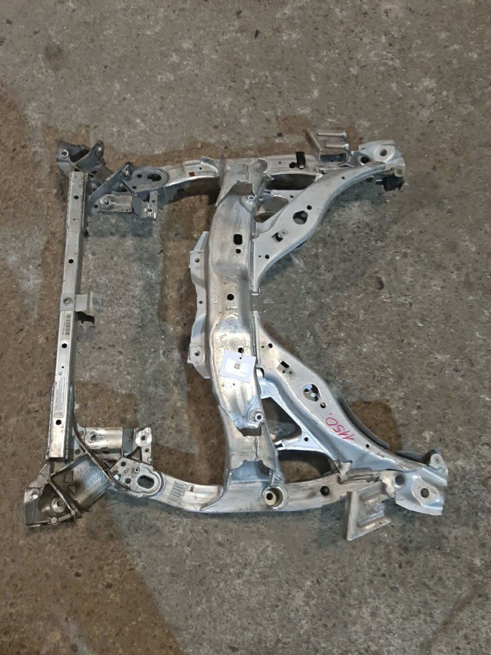 Балка под двс передняя BMW 5-Series Gran Turismo F07 N55B30A 1150 2 ракурс