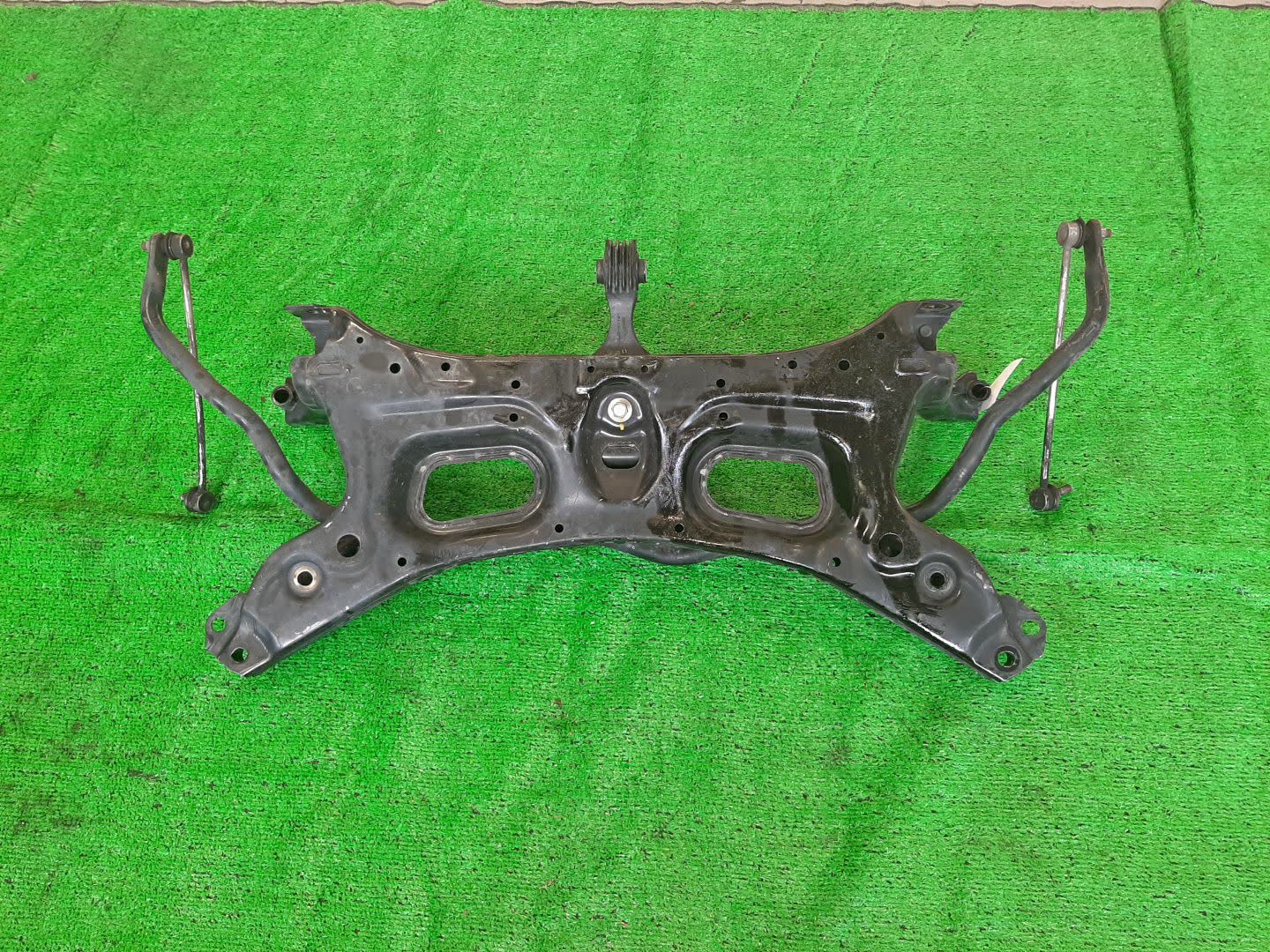 Балка под двс HONDA GRACE GM4 LEB 1446 2 ракурс