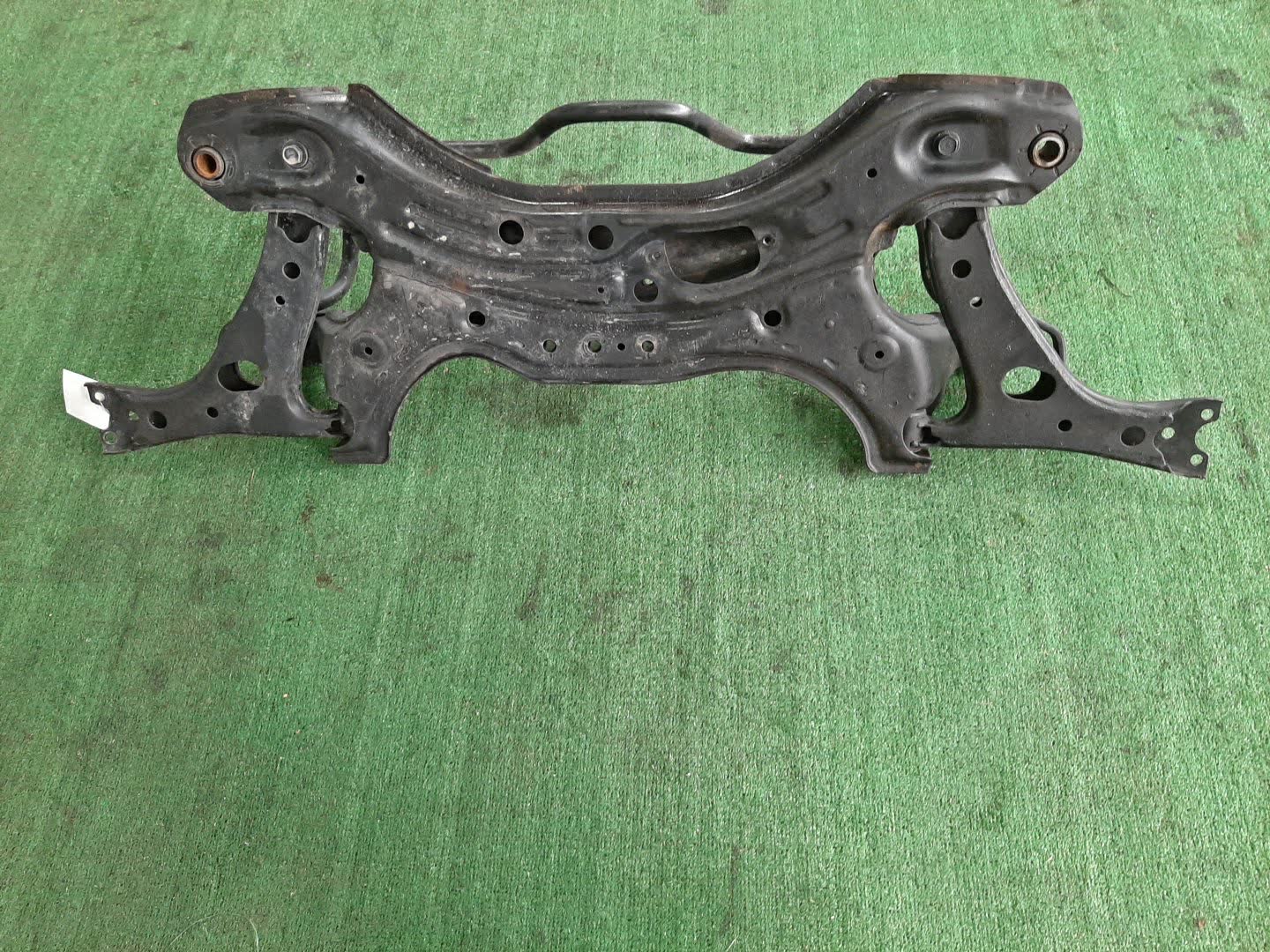 Балка под двс передняя TOYOTA VISTA ARDEO ZZV50G 1ZZ-FE 1952 3 ракурс