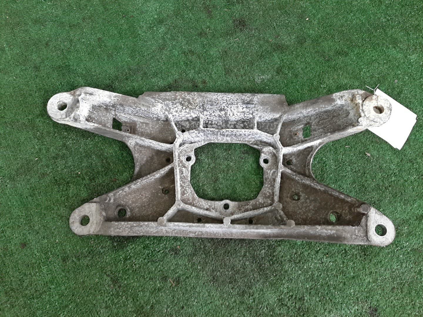Балка под двс AUDI A5 8TA CDN 2418 3 ракурс