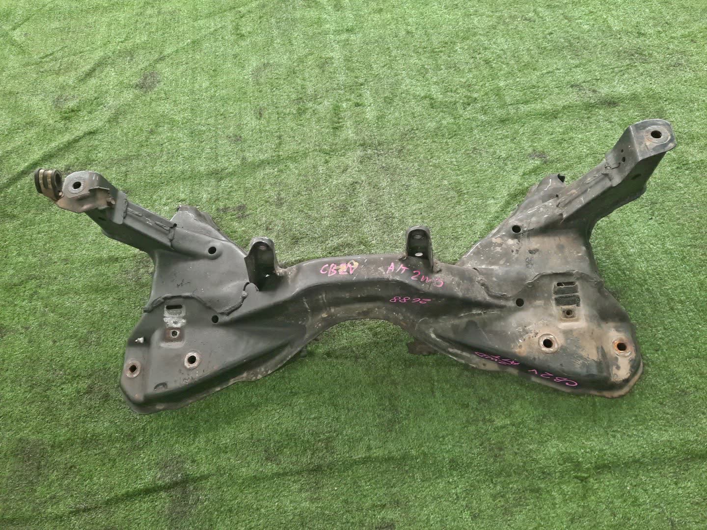 Балка под двс передняя MITSUBISHI LIBERO CB2V 4G15 2688 2 ракурс