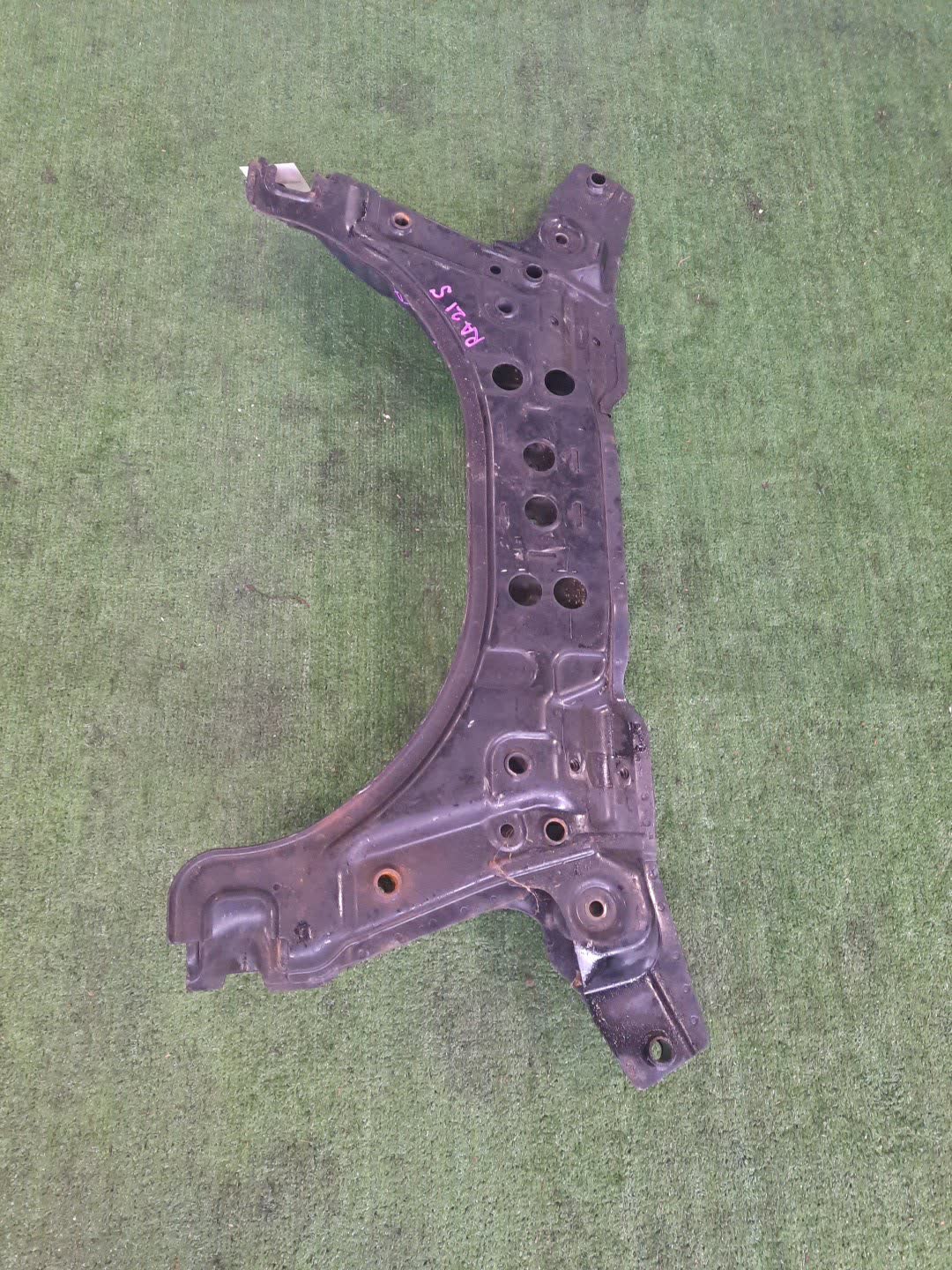 Балка под двс передняя SUZUKI AERIO RA21S M15A 3060 2 ракурс