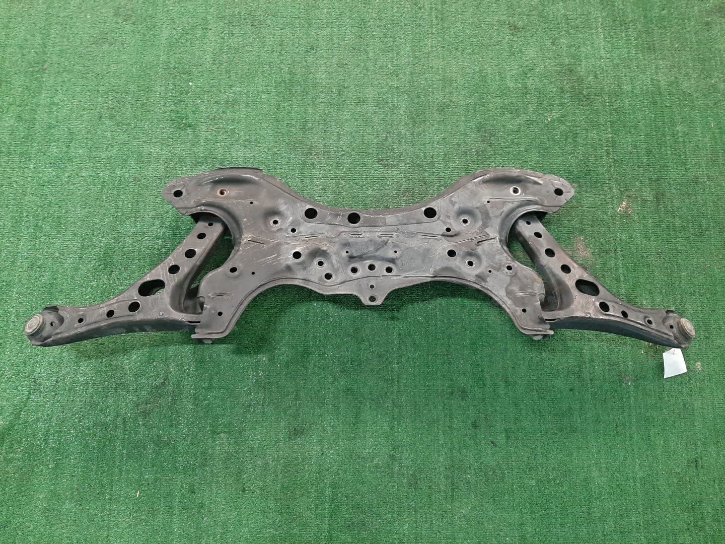 Балка под двс передняя TOYOTA VOXY ZRR80G 3ZR-FE 3625 2 ракурс