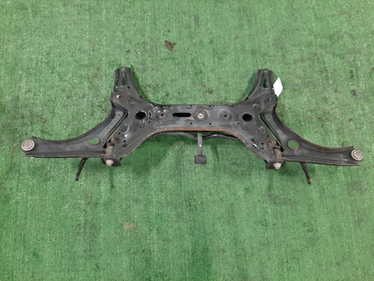 Балка под двс передняя SUZUKI SPACIA MK53S R06A 3833 2 ракурс