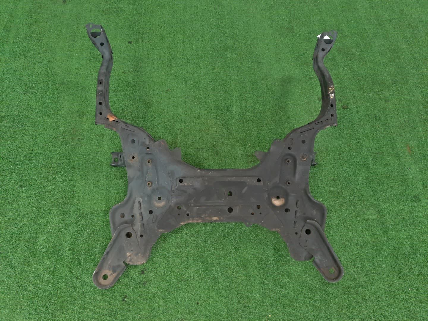 Балка под двс TOYOTA YARIS MXPH15 M15A-FXE 4155 2 ракурс