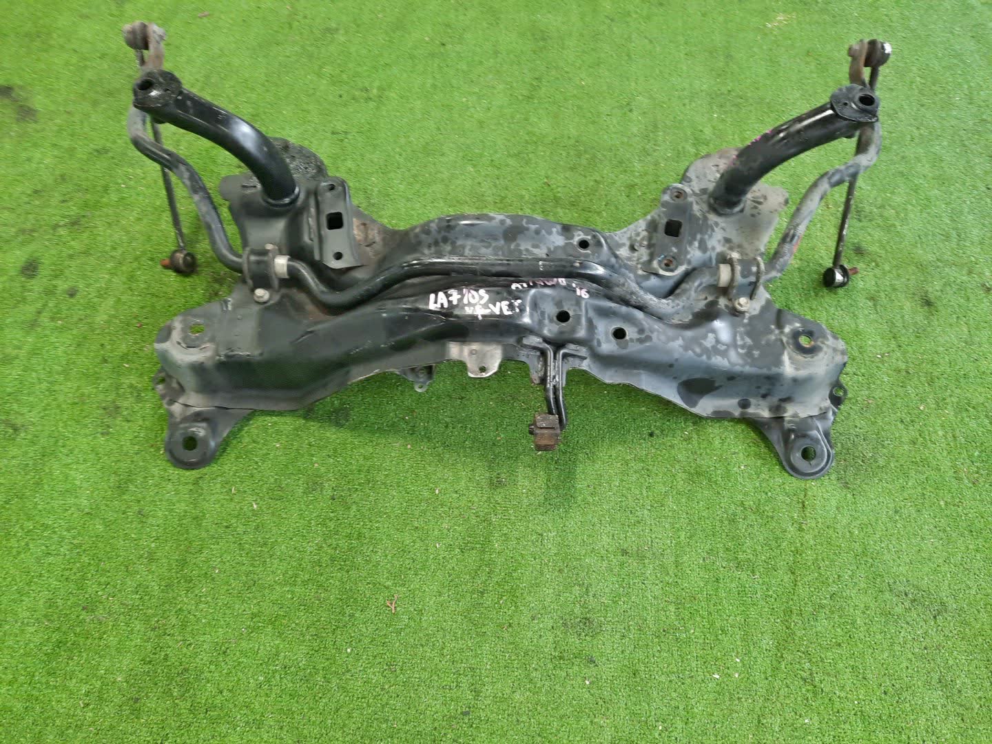 Балка под двс передняя DAIHATSU WAKE LA710S KF 4317 2 ракурс