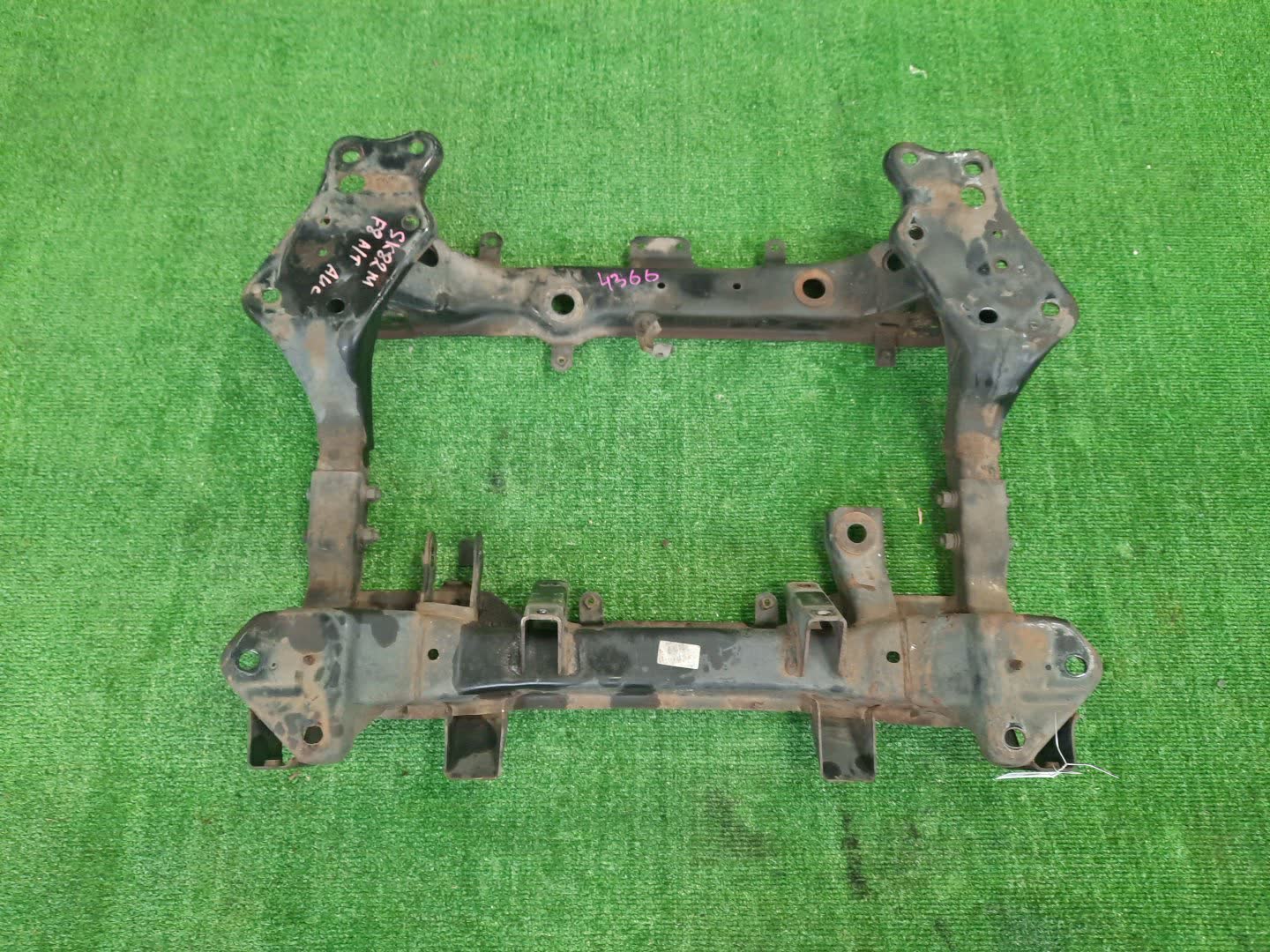 Балка под двс передняя MAZDA BONGO SK82M F8 4366 1 ракурс