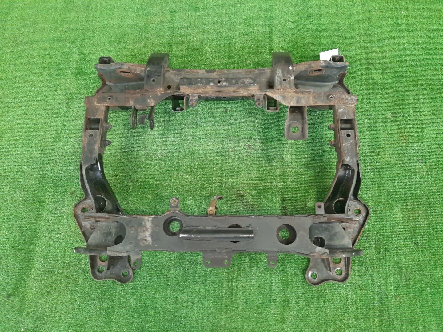 Балка под двс передняя MAZDA BONGO SK82M F8 4366 2 ракурс