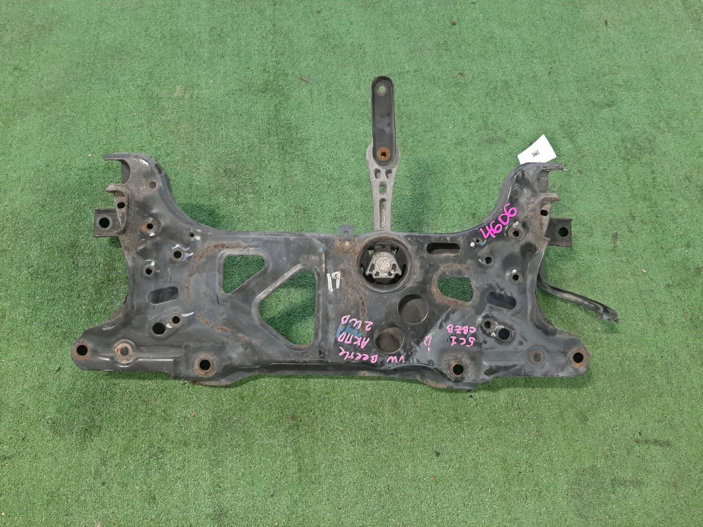 Балка под двс передняя VOLKSWAGEN BEETLE 5C1 4606 1 ракурс