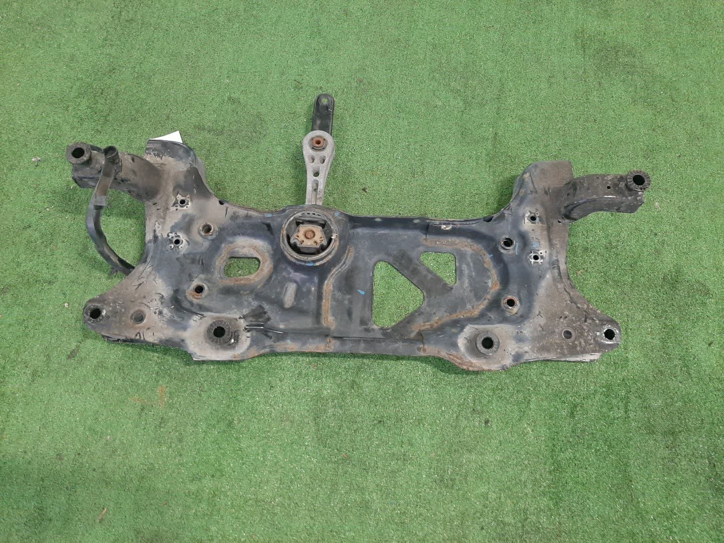 Балка под двс передняя VOLKSWAGEN BEETLE 5C1 4606 3 ракурс