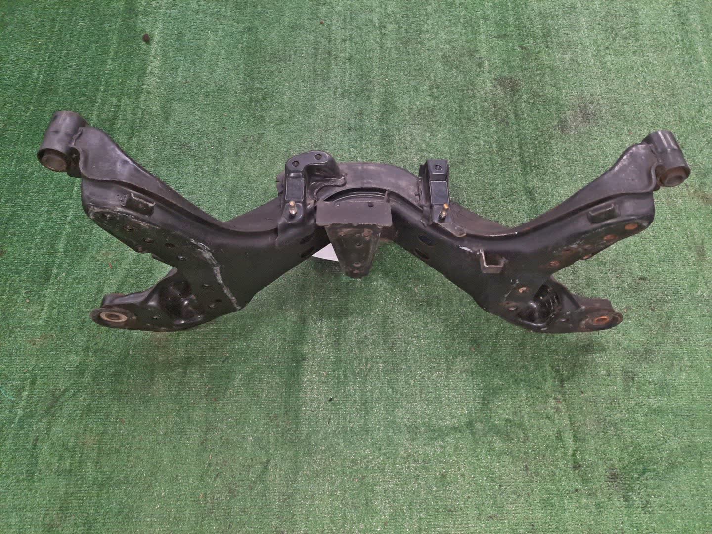 Балка под двс передняя NISSAN RNESSA N30 SR20DE 4902 2 ракурс