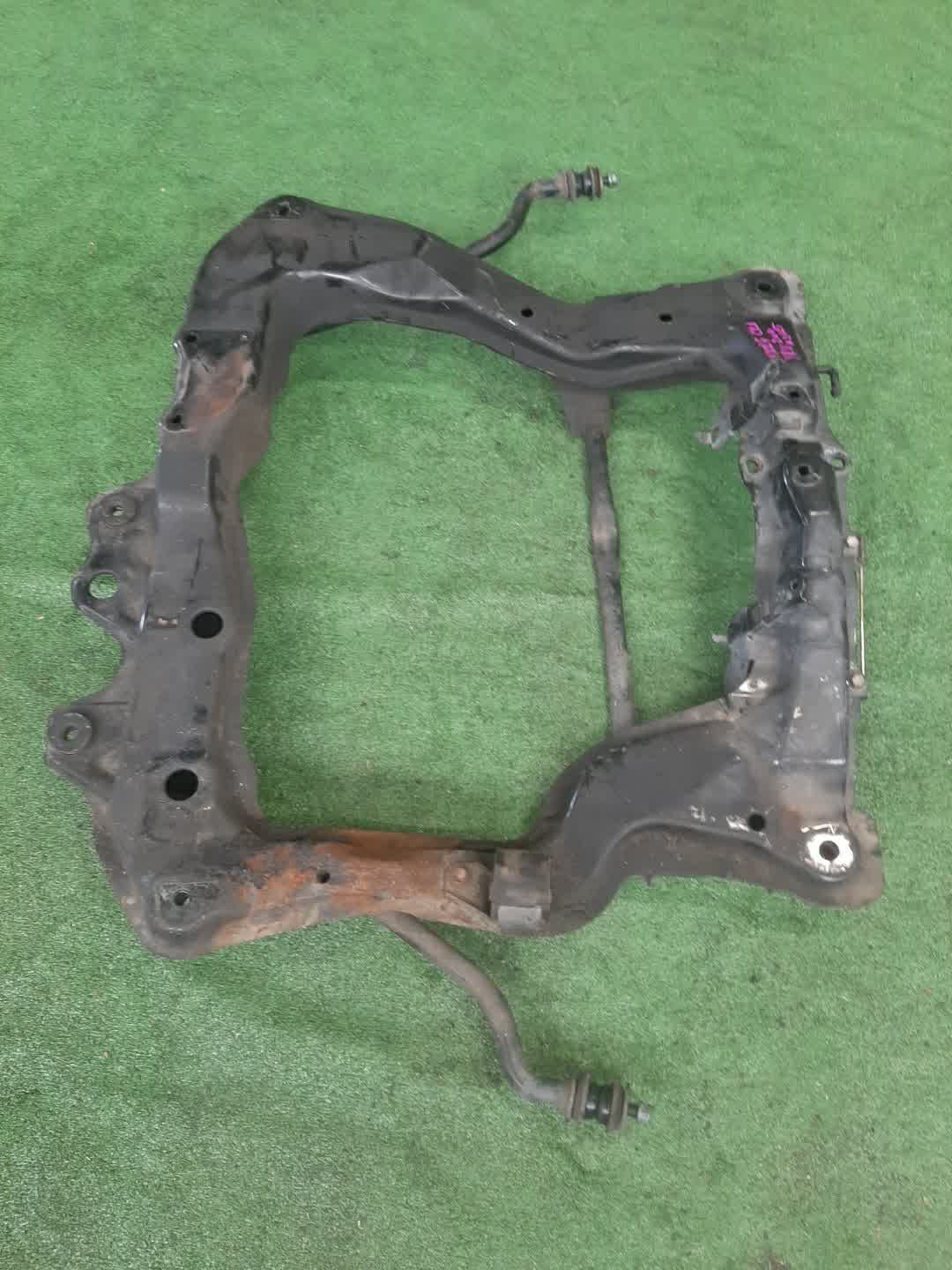 Балка под двс передняя DAIHATSU YRV M201G K3-VE 5885 2 ракурс