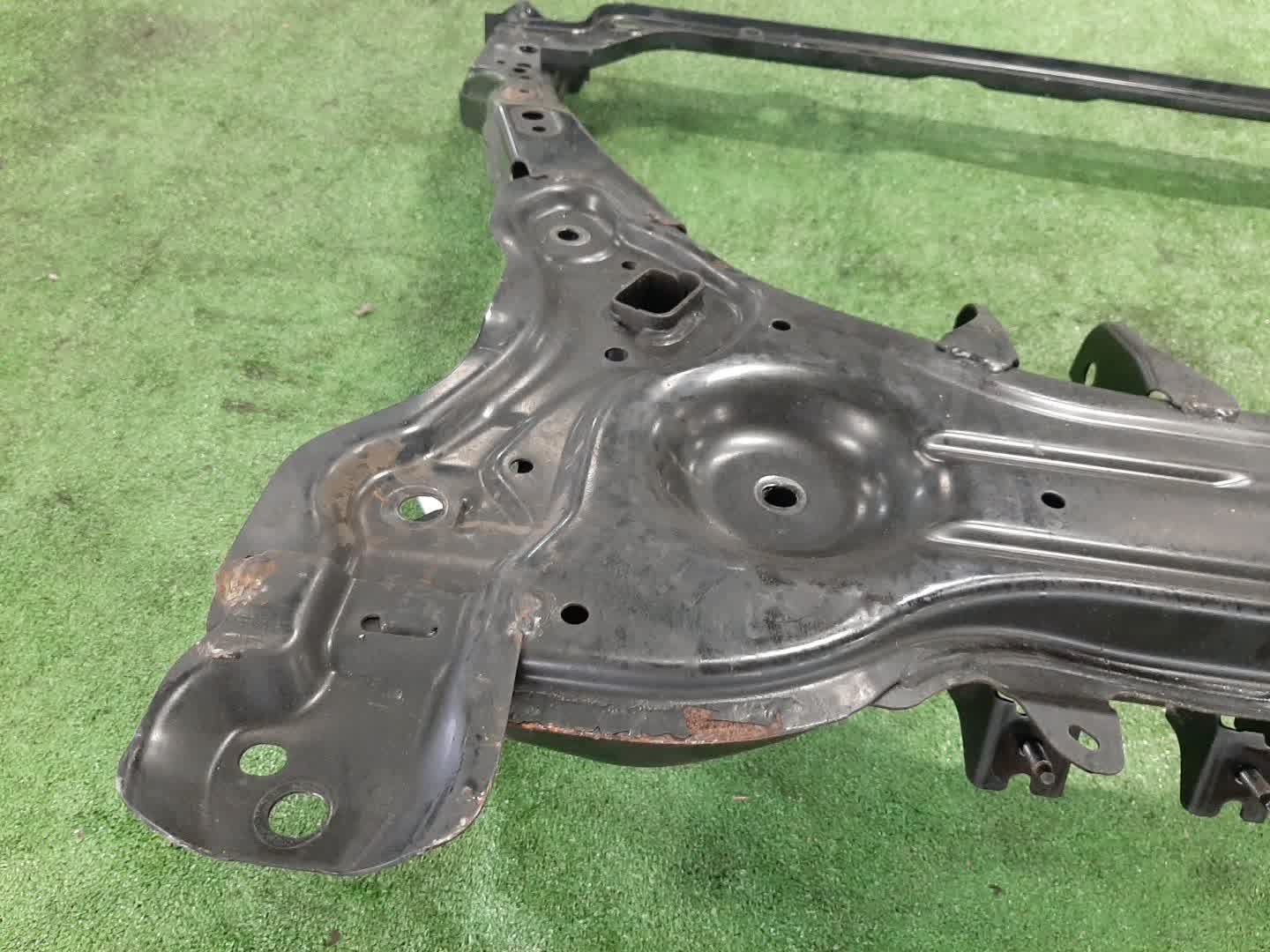 Балка под двс NISSAN NOTE E12 HR12DE 5894 3 ракурс