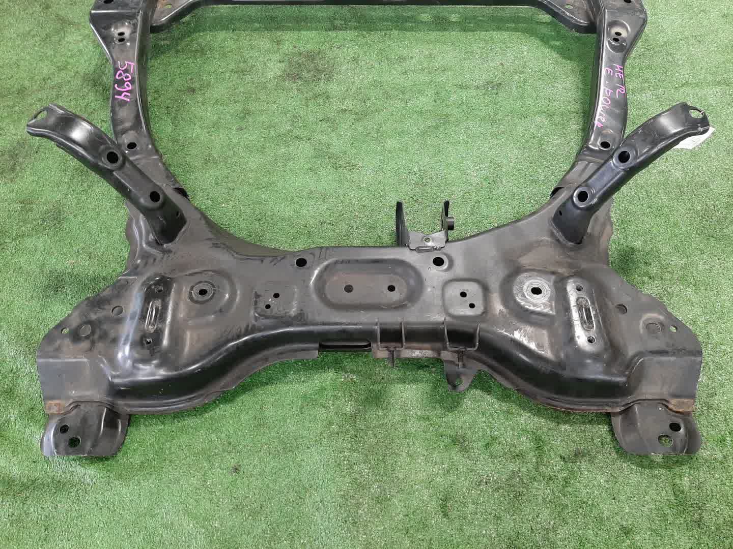 Балка под двс NISSAN NOTE E12 HR12DE 5894 5 ракурс
